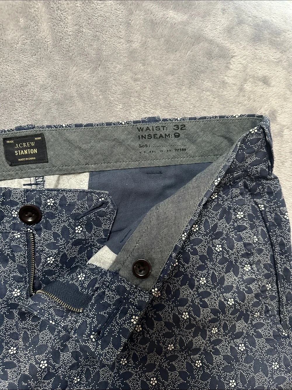 J. Crew Navy Floral Print Flat-Front Men’s Chino Shorts SOO3